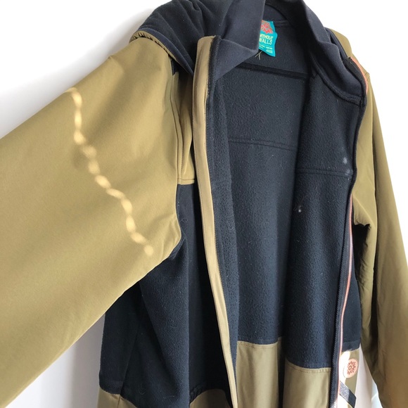 WW Track Jacket - Picture 3 of 8